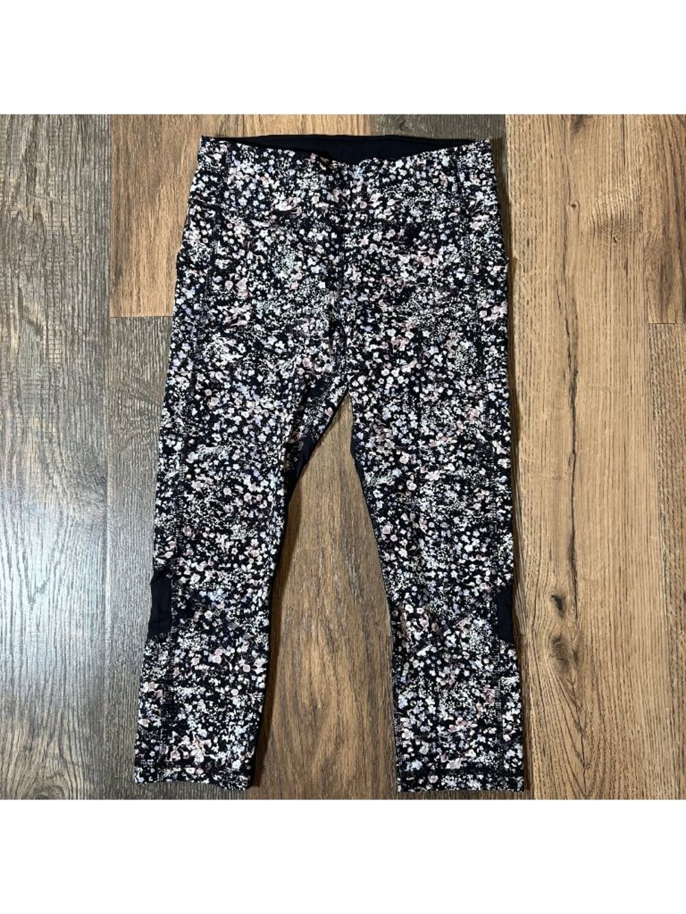 Lululemon Pace Rival Crop *22" Women's Size 6 in Floral Spritz Multi / Black EUC